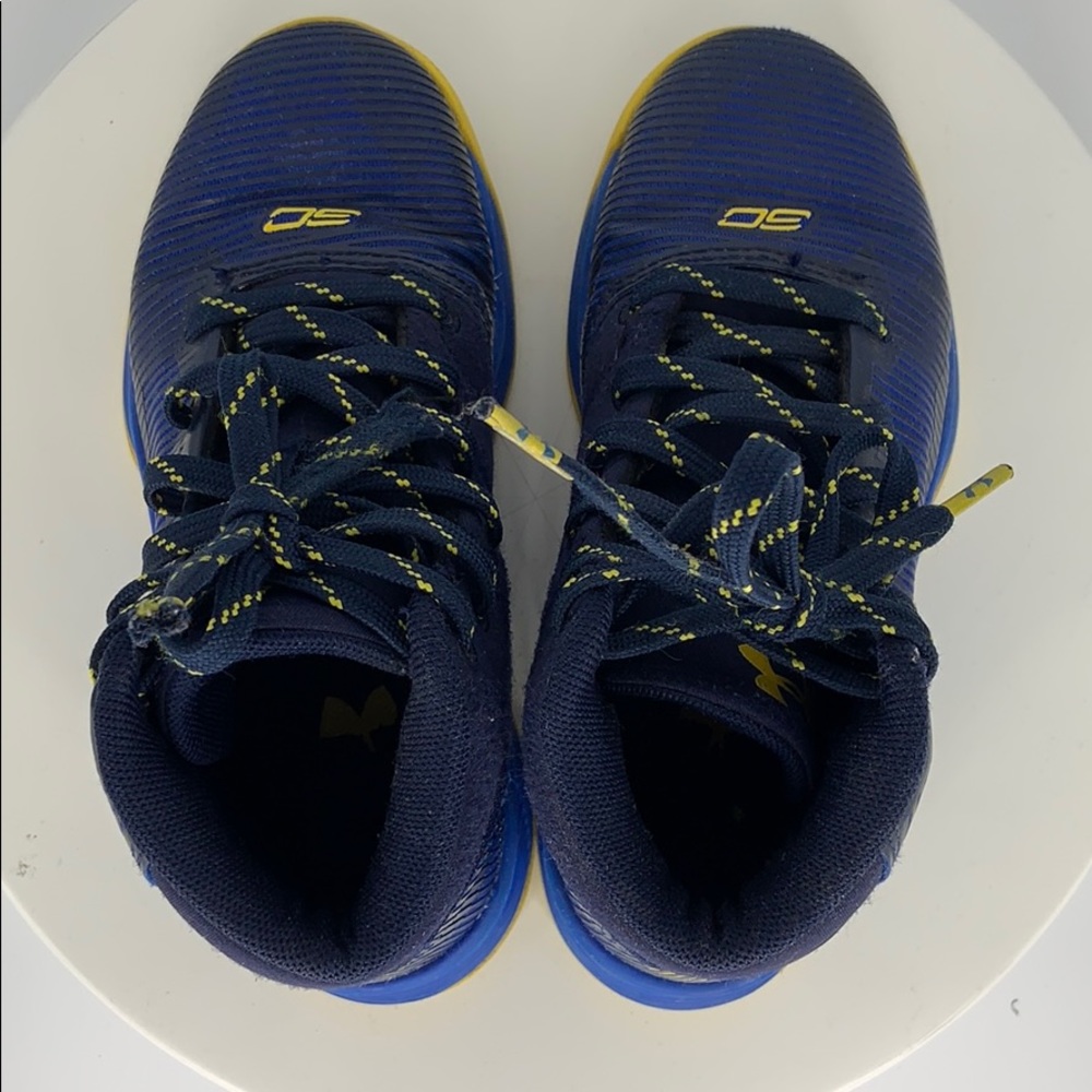 Under armor-Steph Curry shoes.  Almost new!!